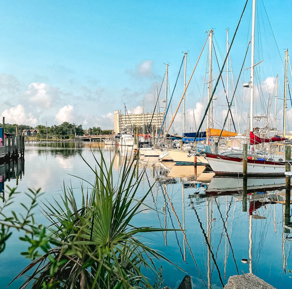 Dock and Dine: Top 4 Waterfront Restaurants Accessible by Boat in Panama City