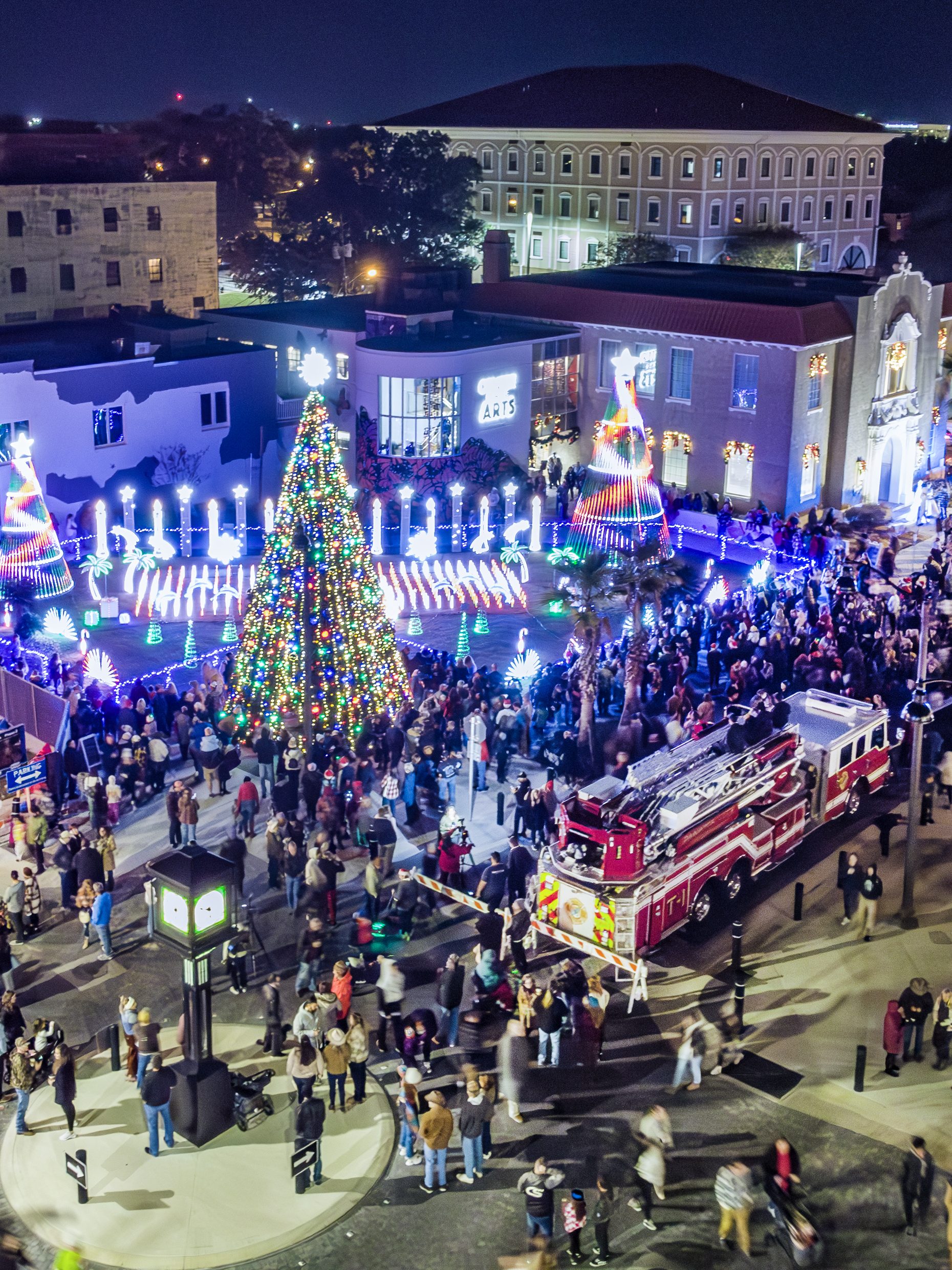 The Top Bucket List Ideas to Experience the Holidays in Panama City 7 downtown christmas tree lighting 23 edited