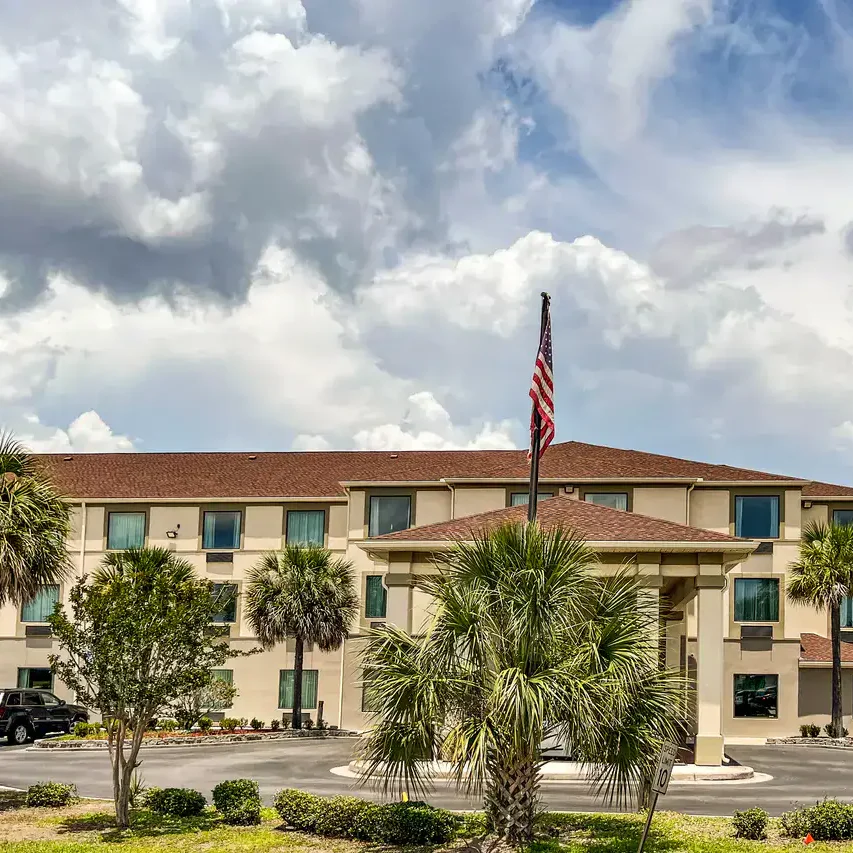 Panama City Spring Break Deals 4 FL716ExteriorTemp01 1 edited